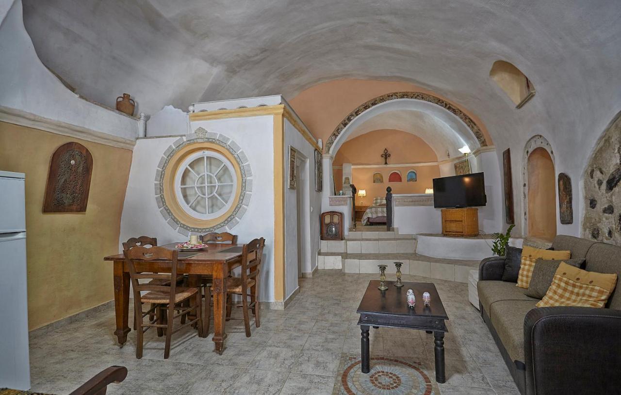 Santorini Cave Houses Vothon Exterior photo