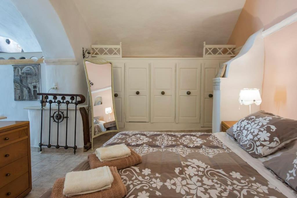 Santorini Cave Houses Vothon Exterior photo